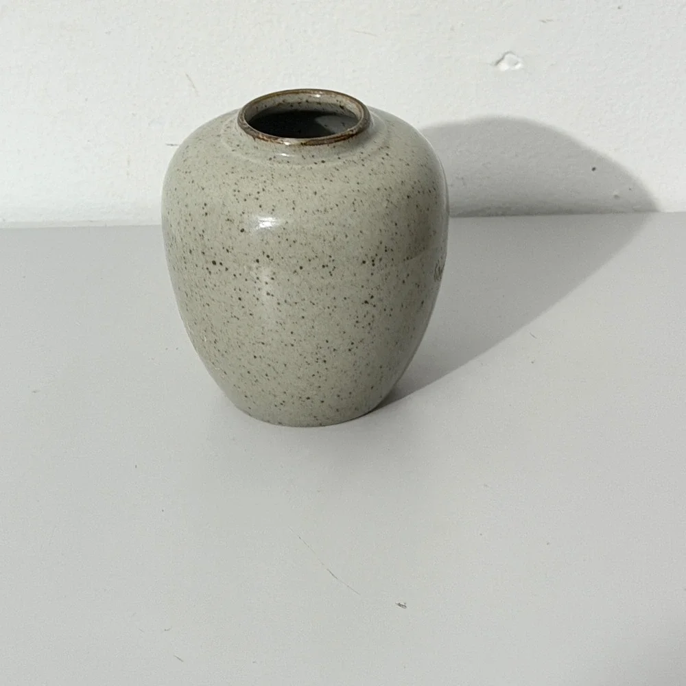 Takahashi Bud Vase Unisex OS Cream Blue Cornflower Speckled Stoneware Japan